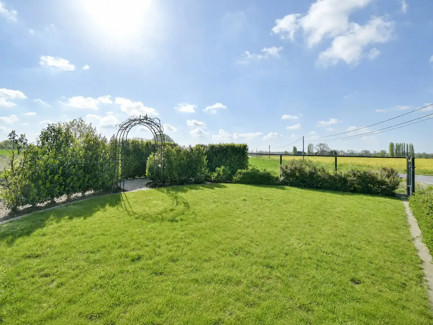 Ruwbouwwoning met tal van mogelijkheden in rustige ligging te Kortemark! foto 19