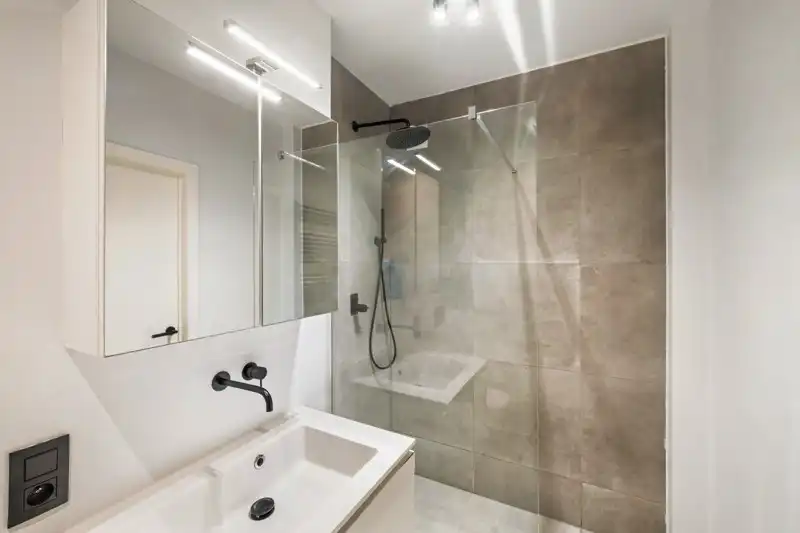 APPARTEMENT MET GARAGE foto 12