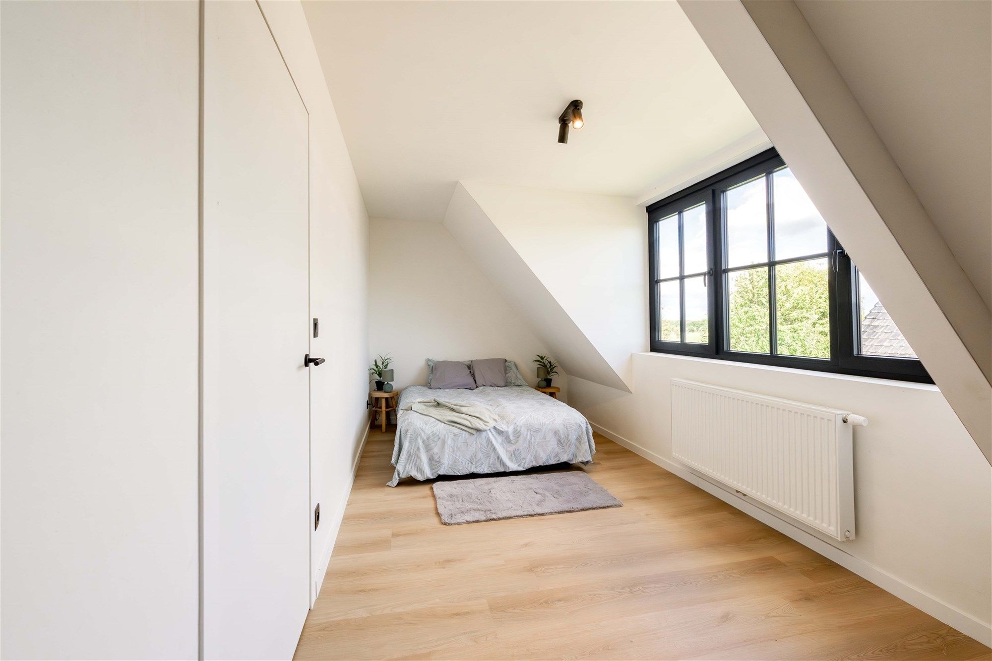 Vrijstaande woning met 3 slaapkamers, garage en tuin foto 16
