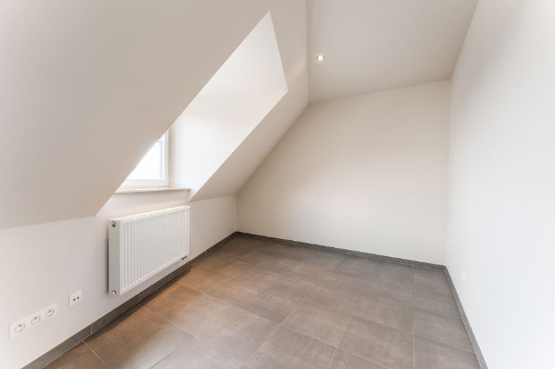 Roeselare-stadskern. Recent en prachtig tweeslaapkamerappartement gelegen op de 2de verdieping. Kleine residentie. Op wandelafstand van alles. Unieke vergezichten ! foto 11