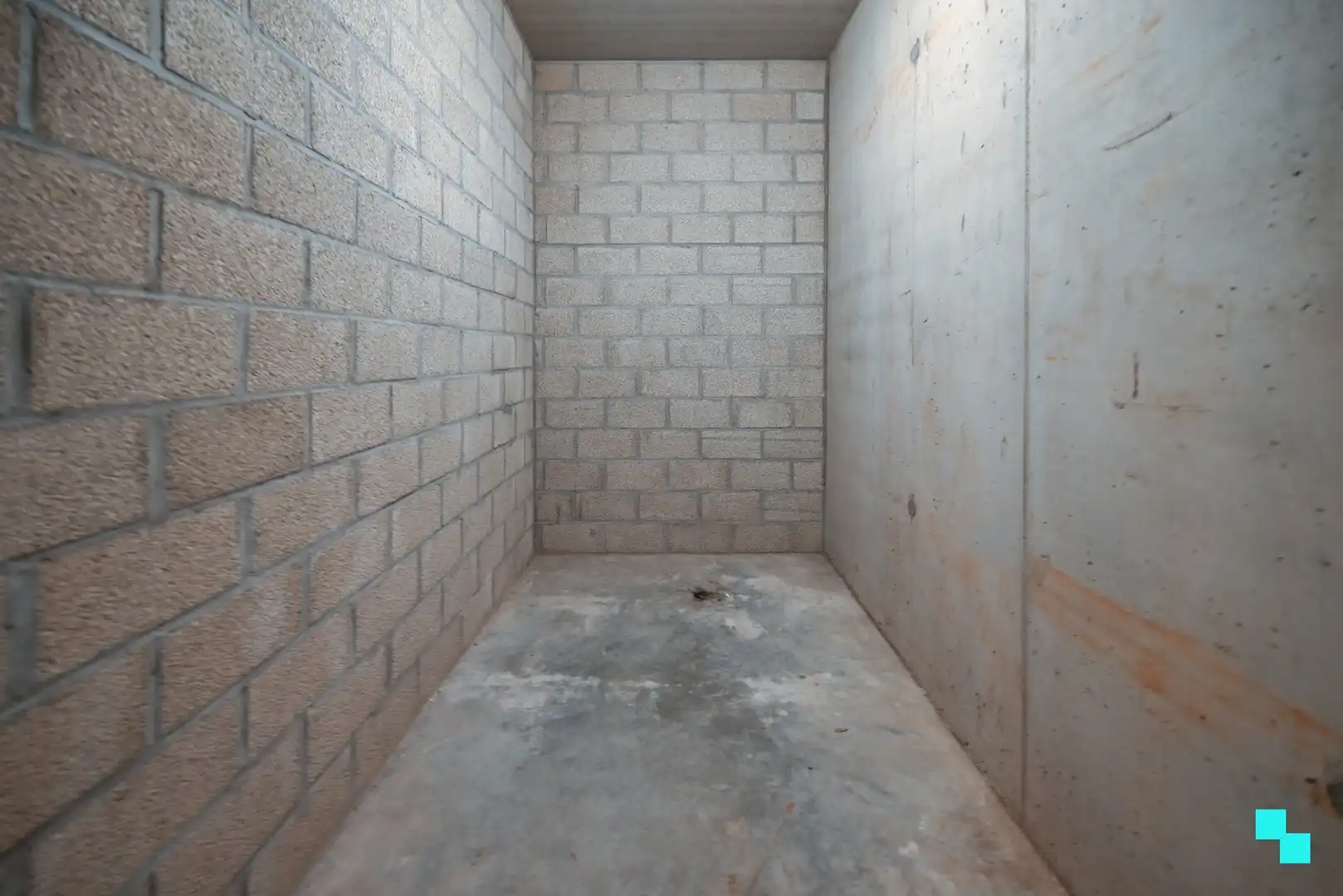 Ruim tweeslaapkamerappartement in het centrum van Izegem foto 26