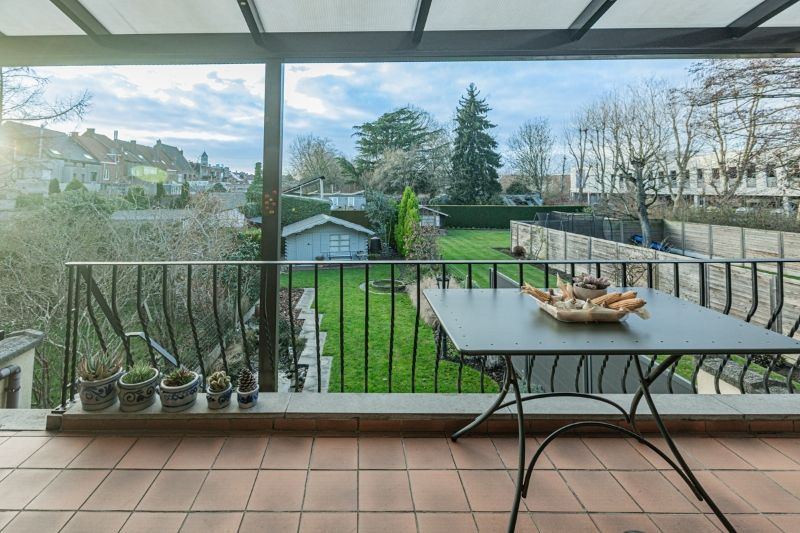 Tot in de puntjes onderhouden woning met 3 slaapkamers, ruime garage en tuin (ENERGIELABEL C). foto 8