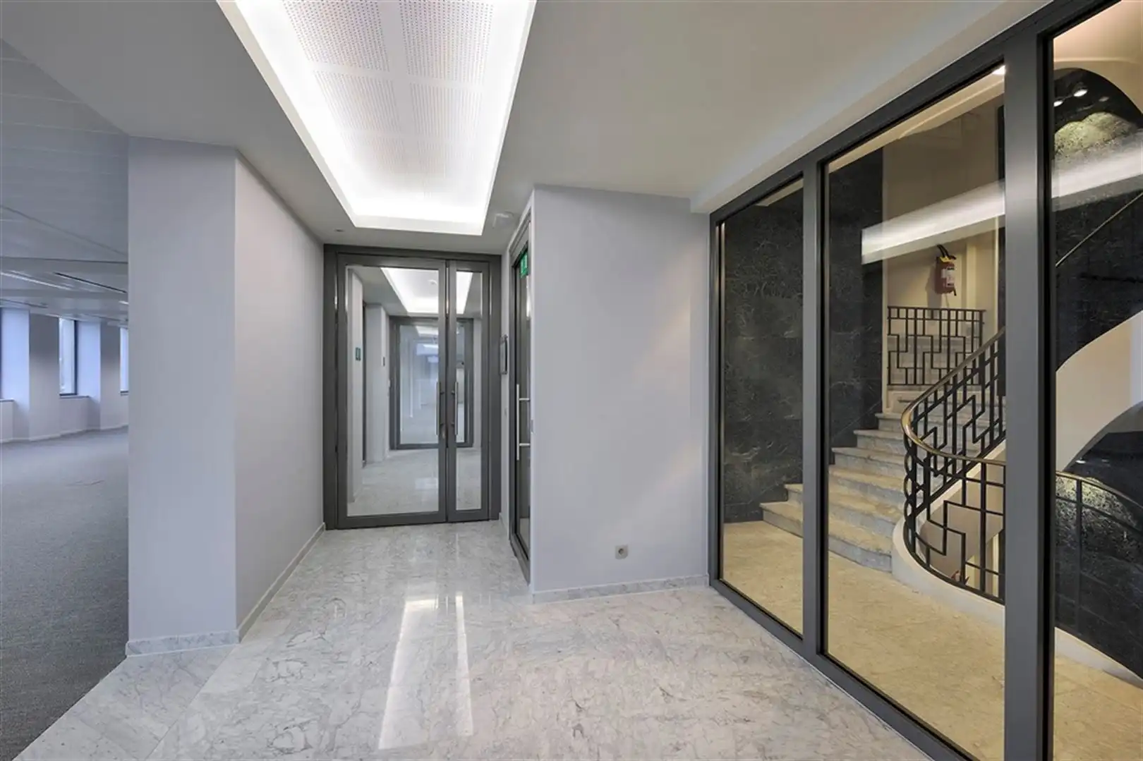 ROYAL PLAZA: vanaf 409m² April 2026 foto 4