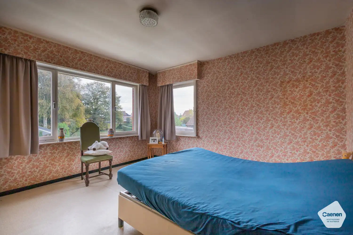 TE RENOVEREN HALF-OPEN WONING MET GARAGE EN 3 SLAAPKAMERS foto 13