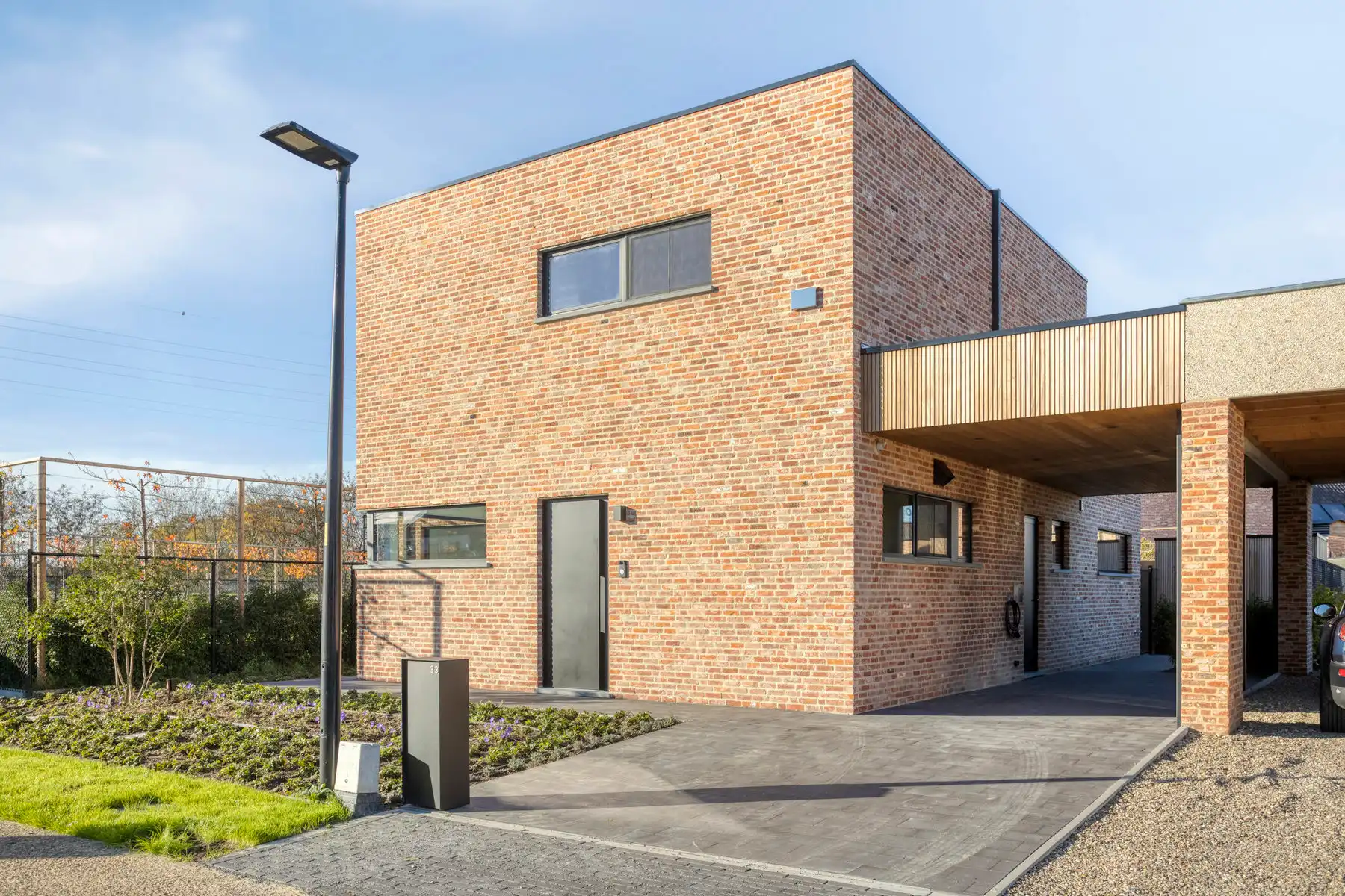 Luxueuze nieuwbouwwoning met 3 slaapkamers.  foto {{pictureIndex}}