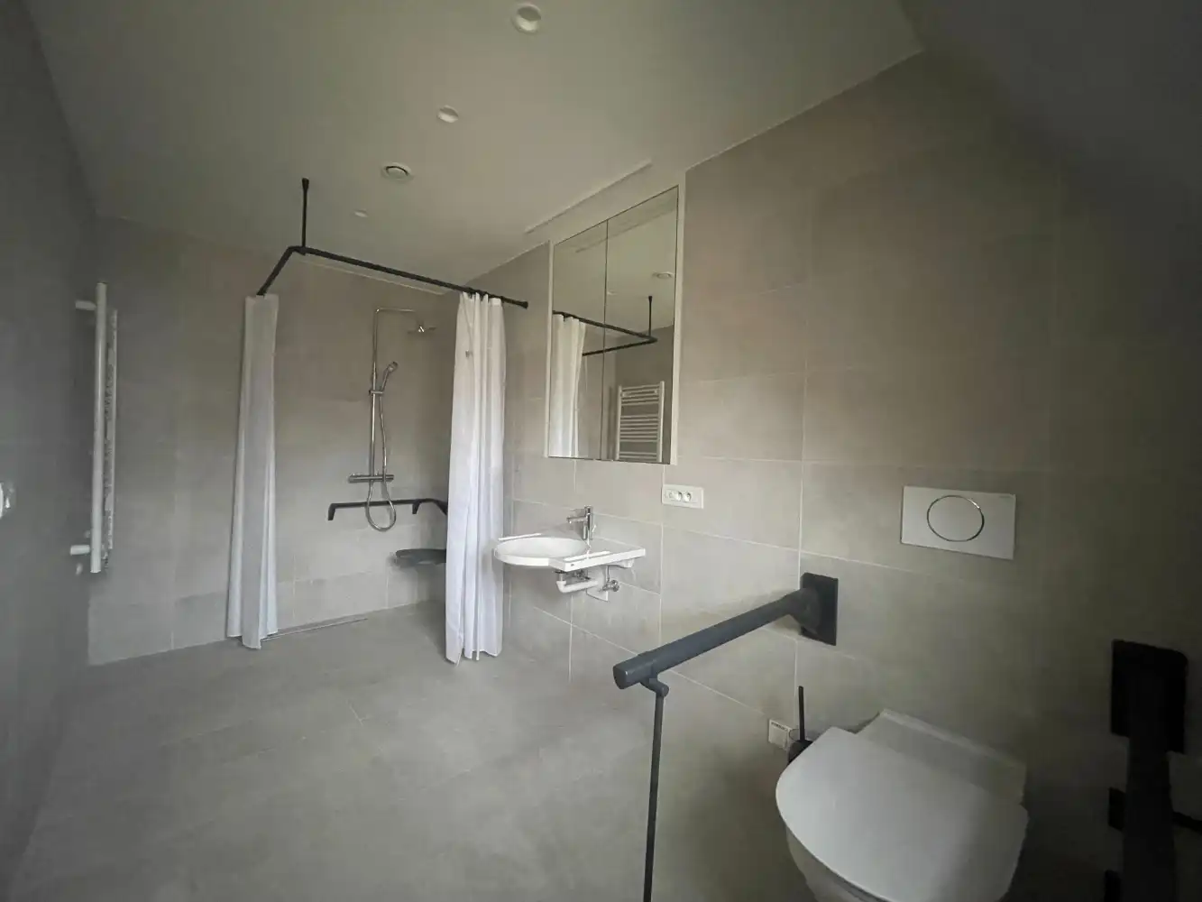 Gezellige assistentieflat met 1 slaapkamer en zicht op de tuin foto 8