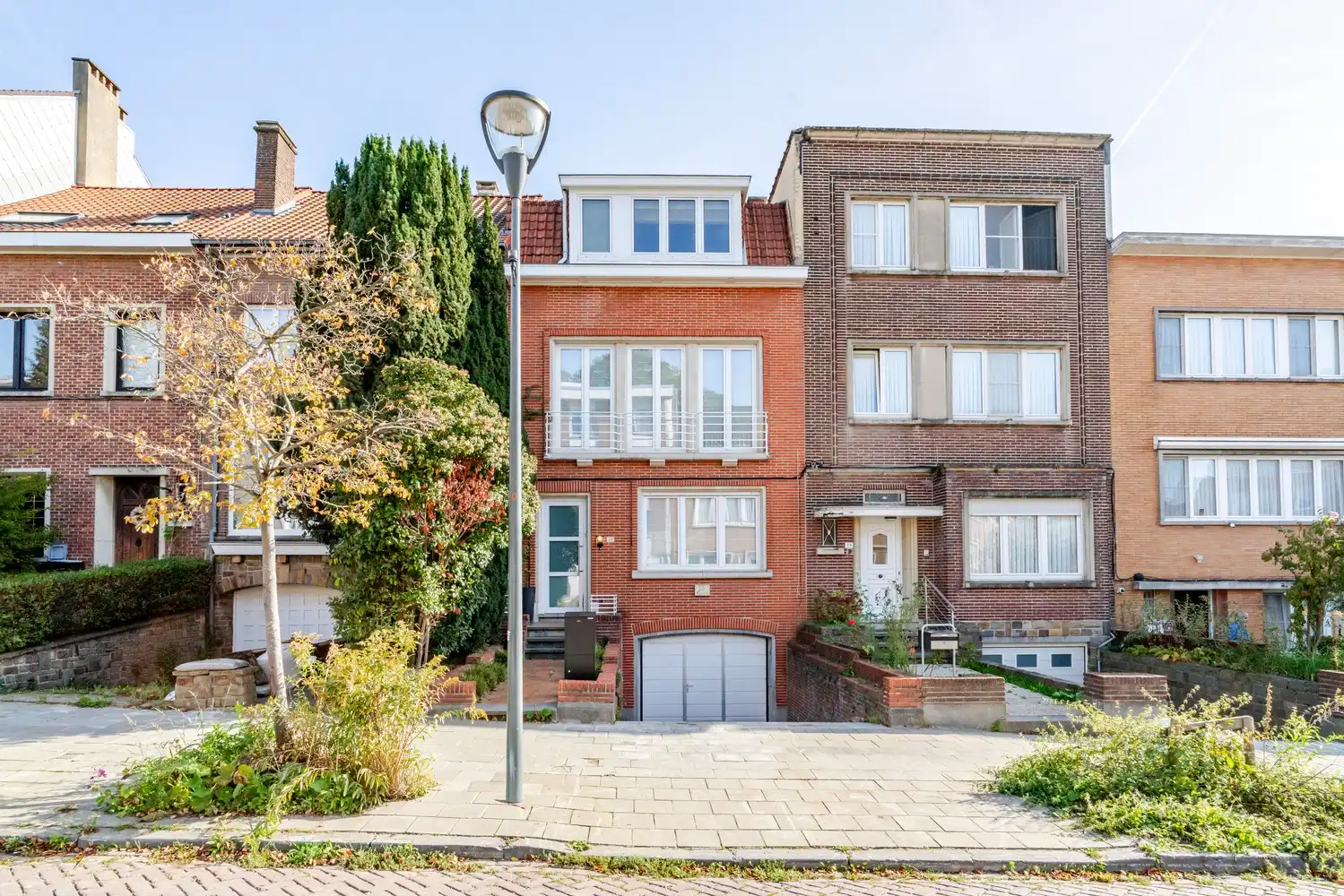 Instapklare gerenoveerde woning met 3 slaapkamers, 2 badkamers en garage foto 2