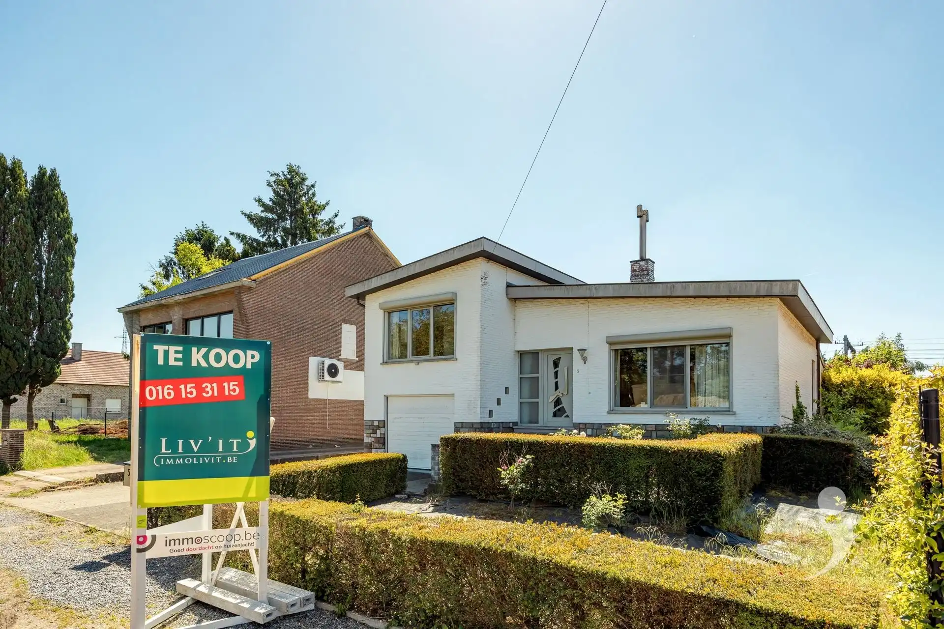 Te renoveren woning op een zonnig perceel foto 2