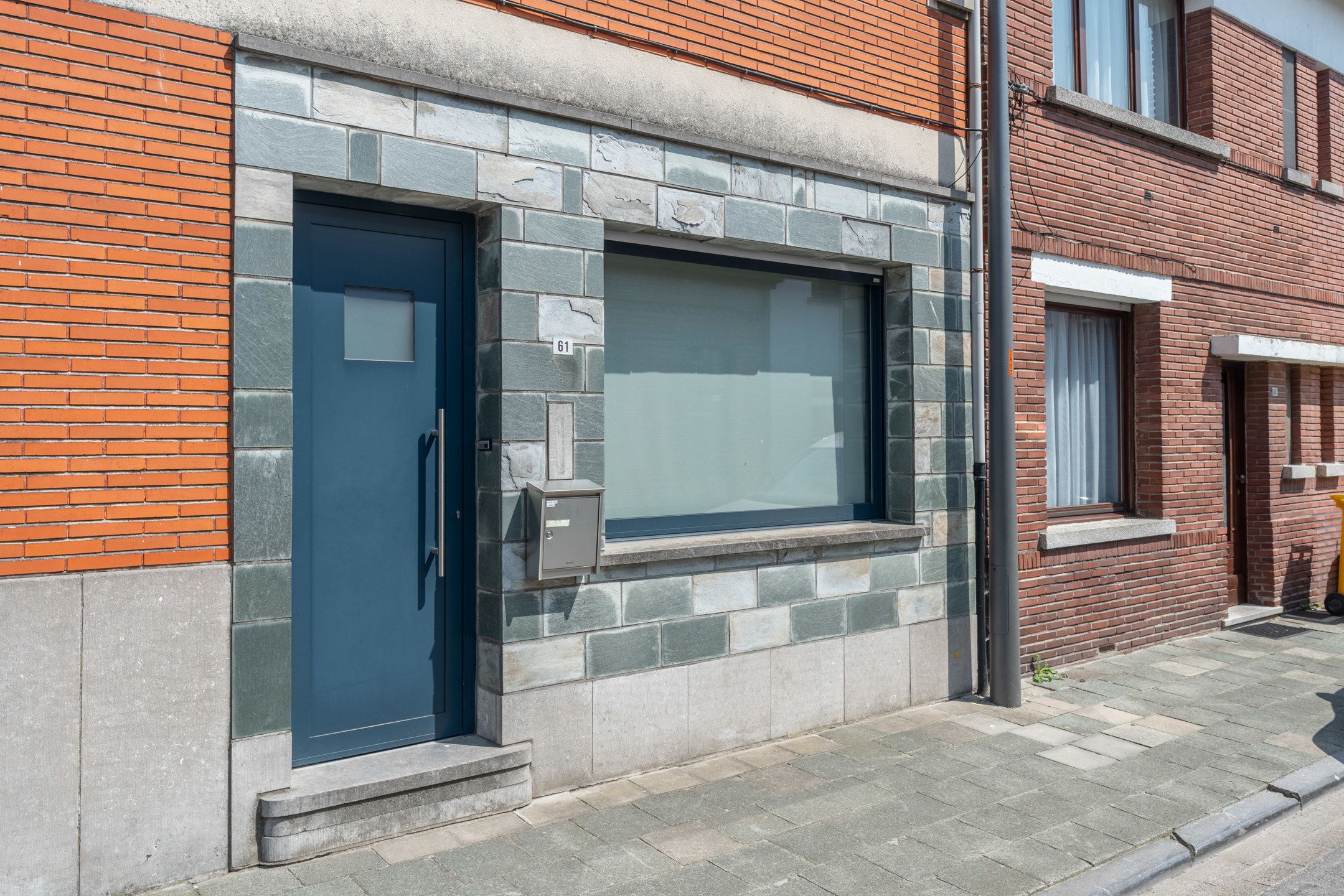 Volledig vernieuwde  woning met garage op rustige ligging  foto 3