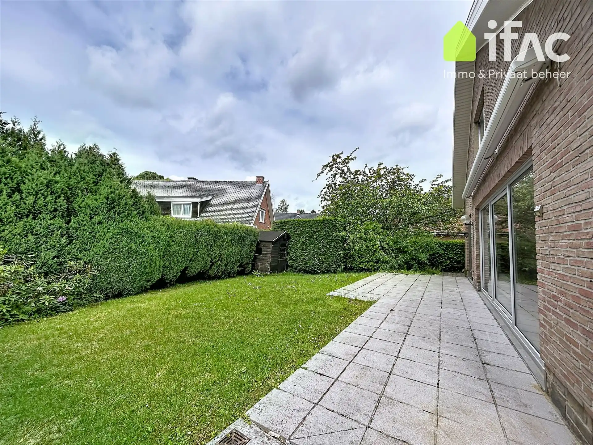 Goed gelegen 3 slaapkamer villa - vlakbij Park en centrum  foto 4