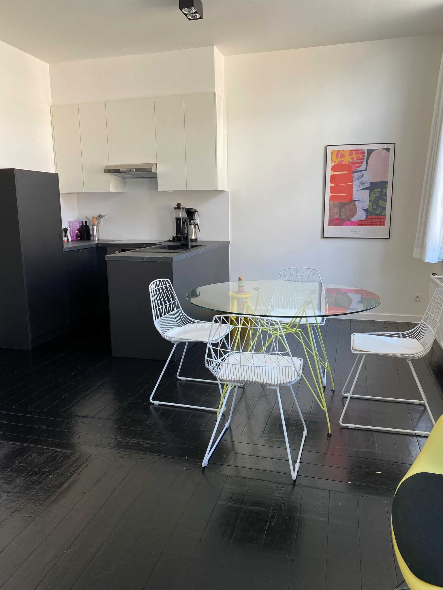 Instapklaar appartement met 2 slaapkamers te Nieuwpoort-Stad. foto {{pictureIndex}}