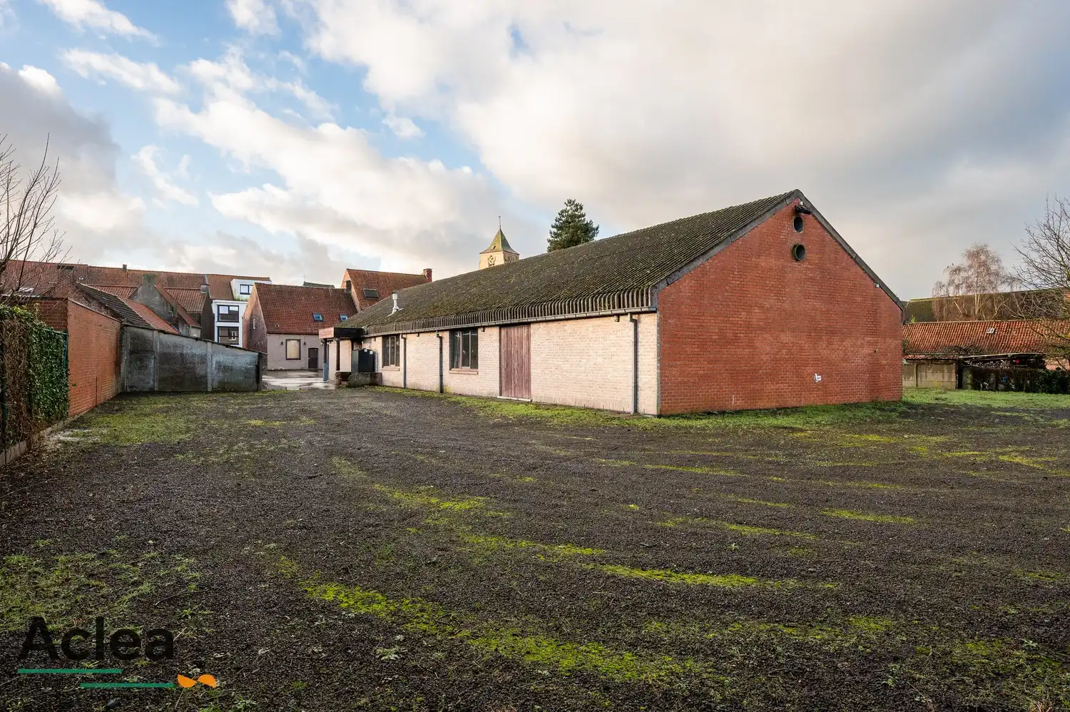 Multifunctionele eigendom bestaande uit café met appartement en feestzaal foto 21