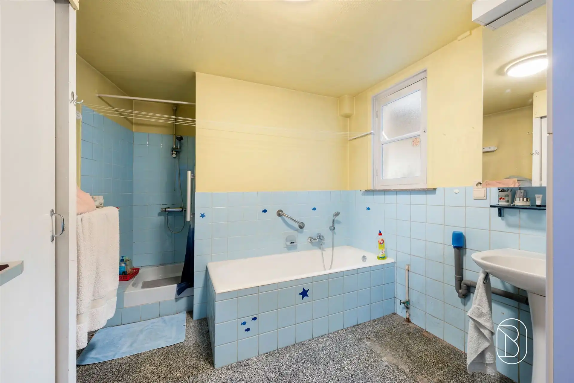 Degelijke woning met tuin en garage in het centrum foto 10