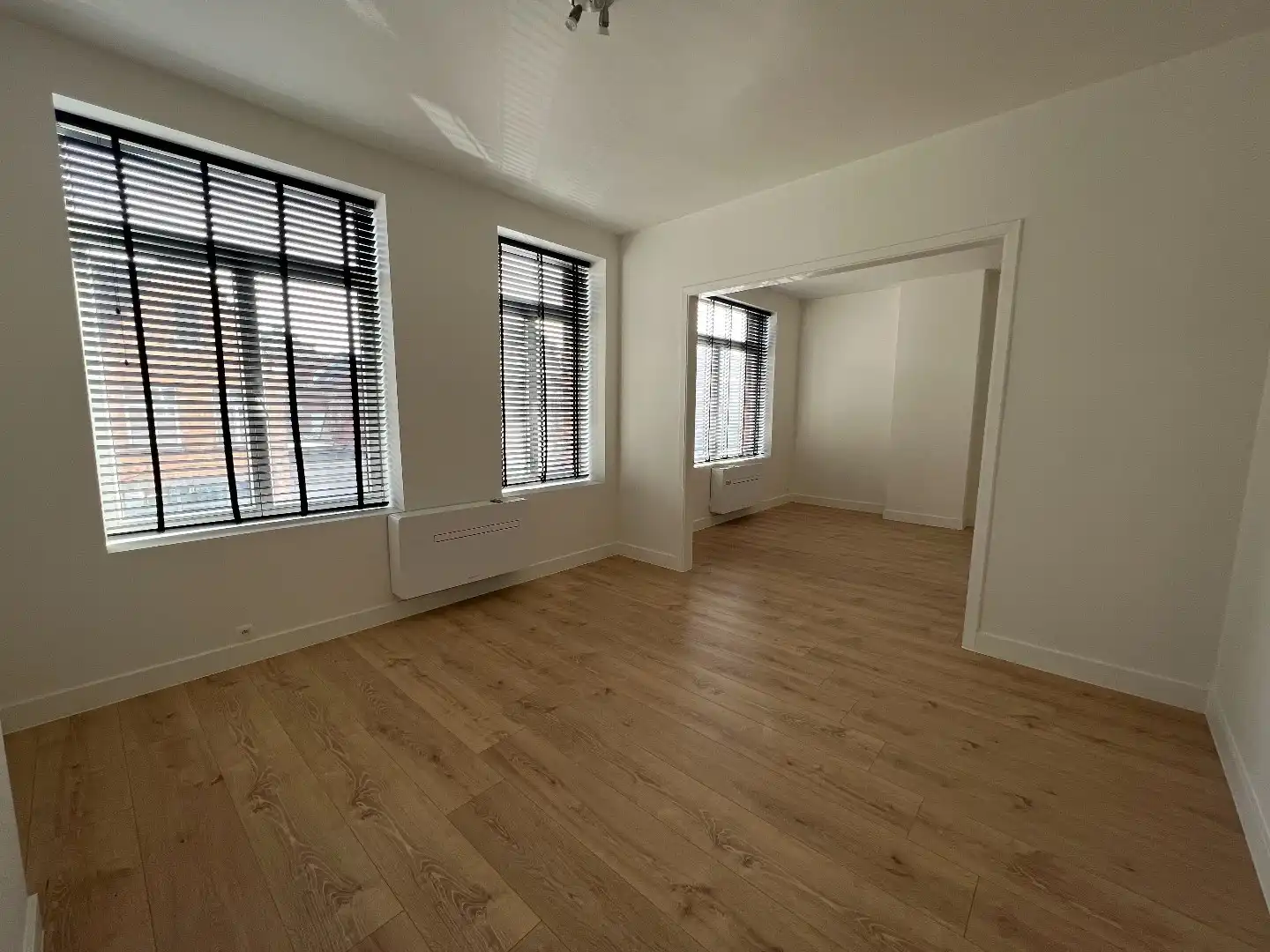 GEZELLIG APPARTEMENT MET APARTE SLAAPKAMER EN TERRAS VLAKBIJ STATION foto 4