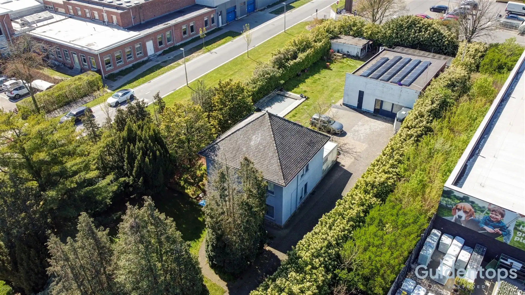 Vrijstaande woning met atelier op perceel van 1776m2 foto 4