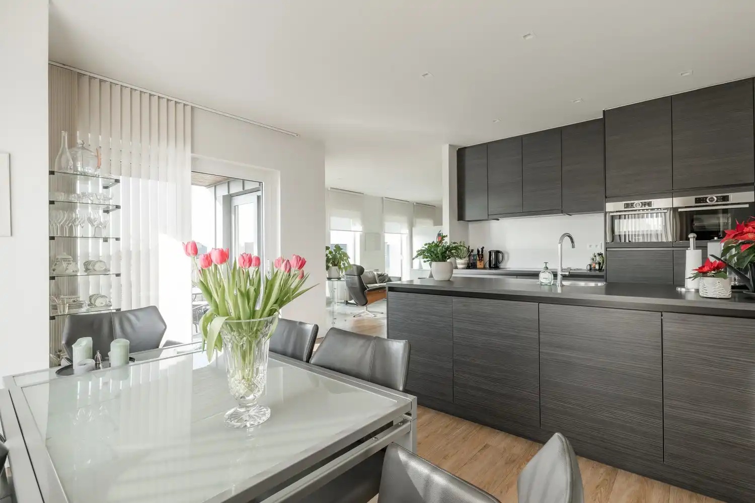 Prachtig penthouse met zeer groot terras en daktuin op het zuiden met 2 slaapkamers en 2 badkamers. foto 18