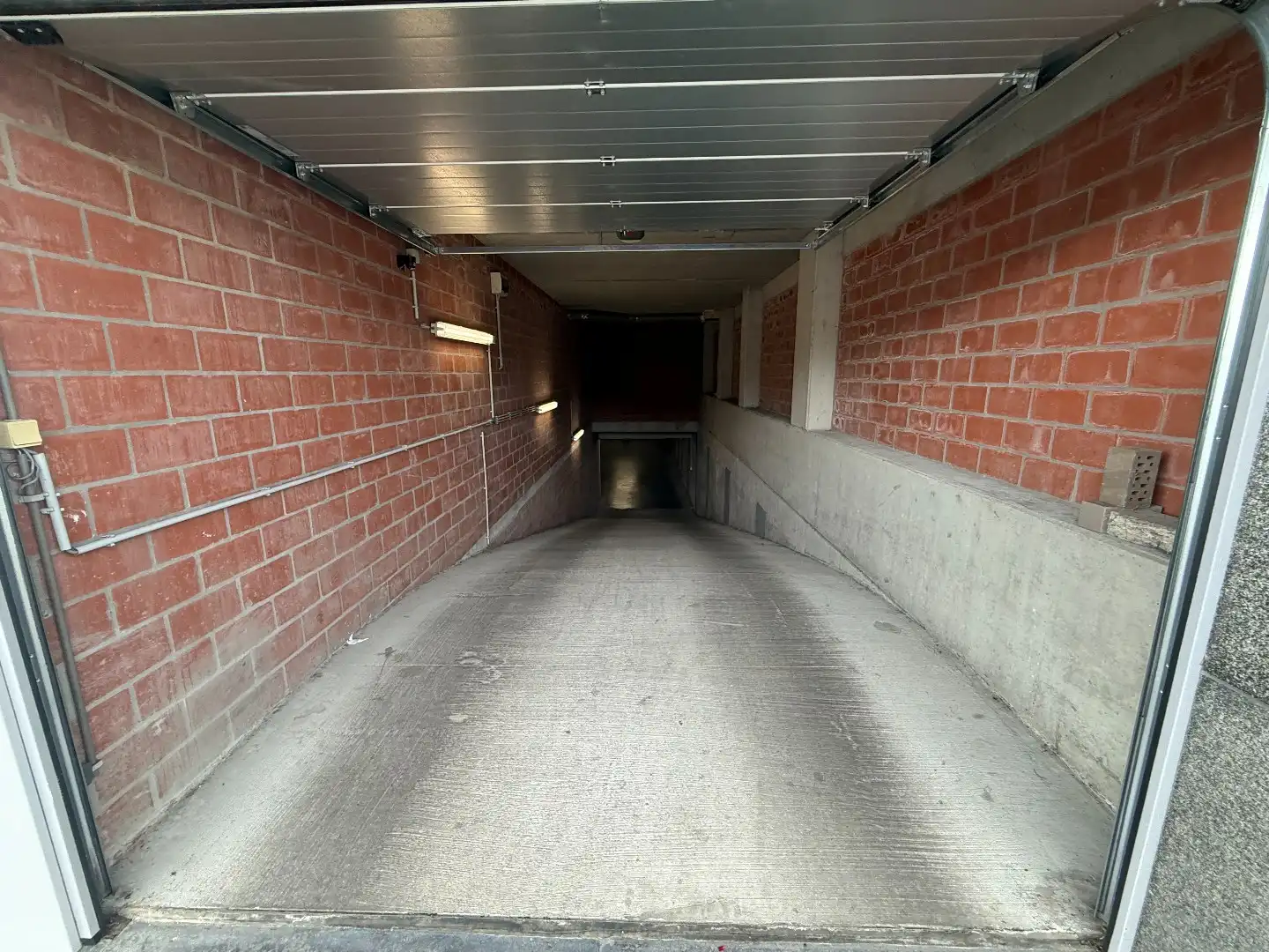 Ondergrondse garagebox in Bredene foto 3
