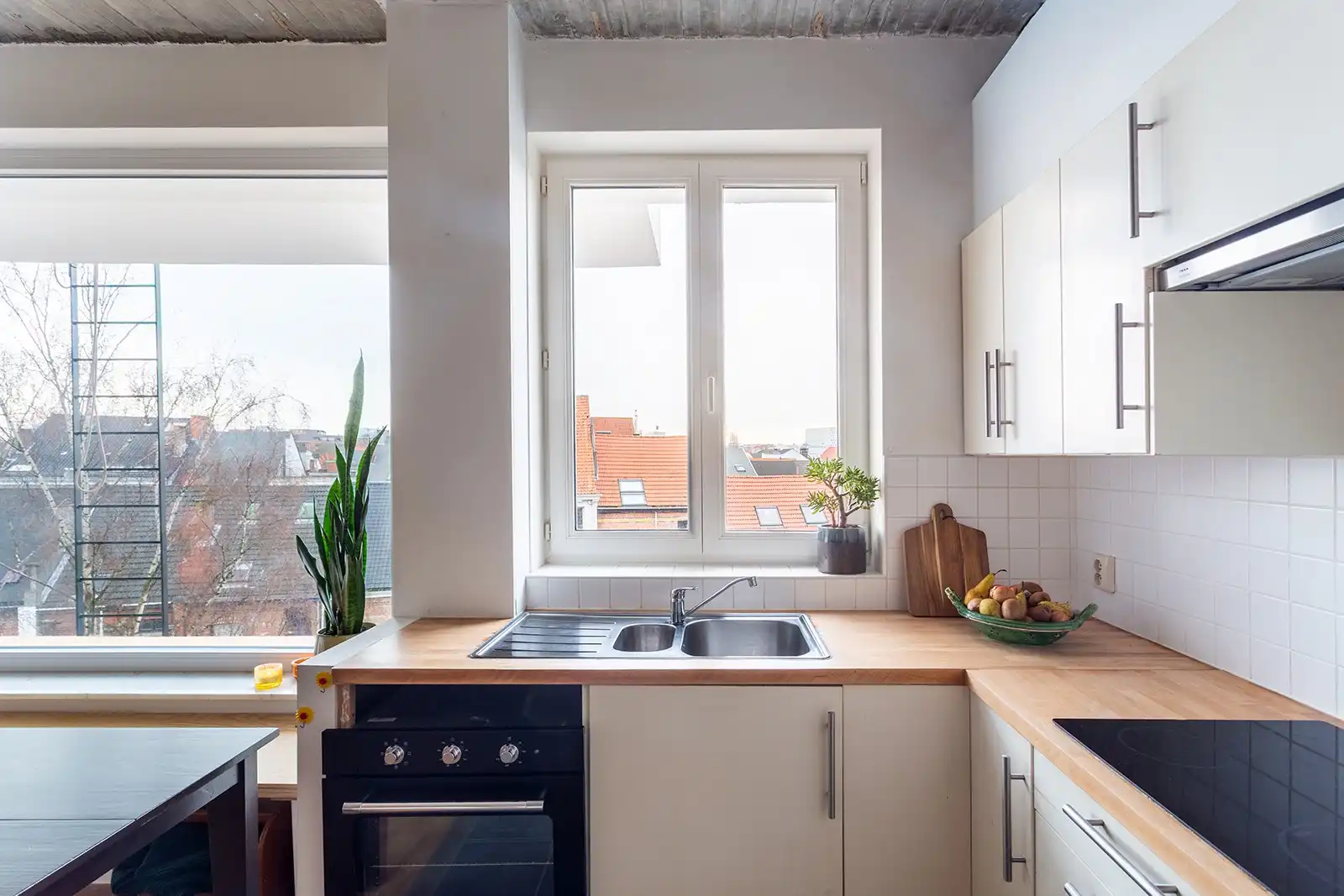 Instapklare studio met loftgevoel en zonneterras foto 11