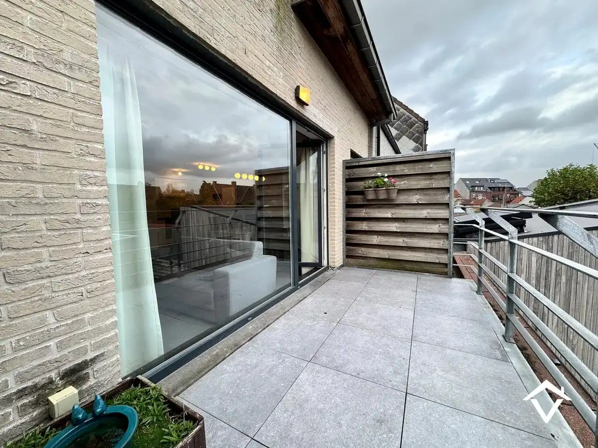 Instapklaar appartement met 2 slaapkamers en garage te Torhout foto 7
