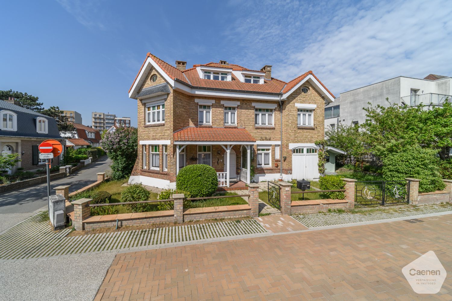 Authentieke Halfopen Villa op Wandelafstand van Zee en Winkels – Te Renoveren naar Eigen Smaak foto 18