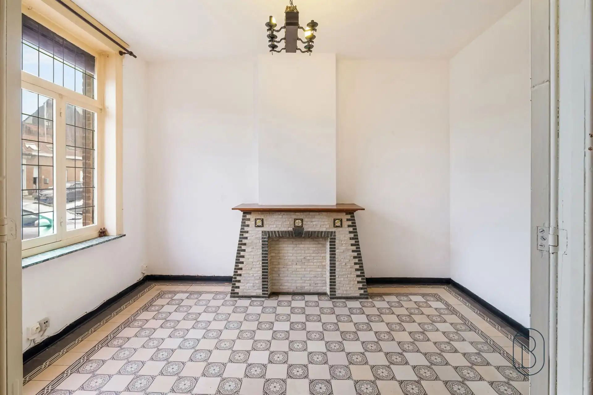 Te renoveren woning in centrum Lessines. foto 3