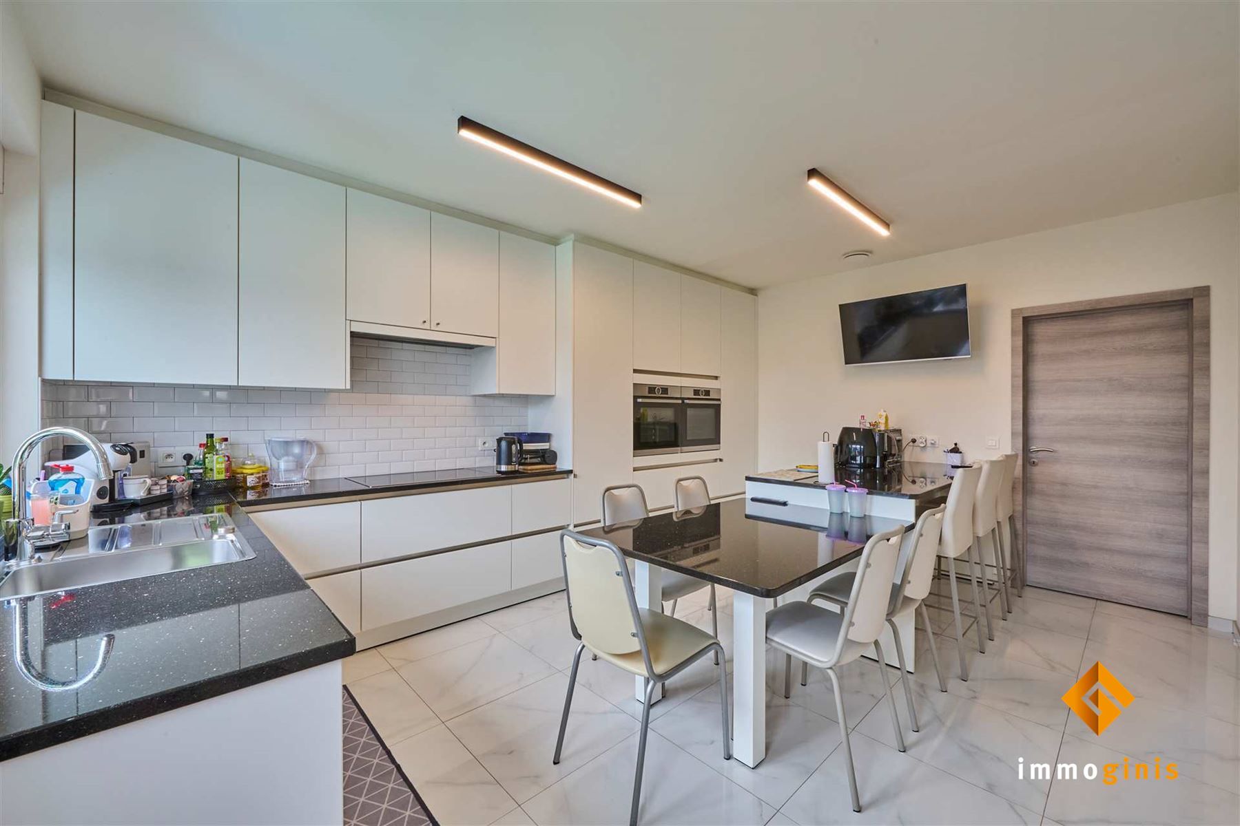 Zéér ruime (289 m²), energiezuinige woning met 5 (mogelijk 7) slpks! foto 3