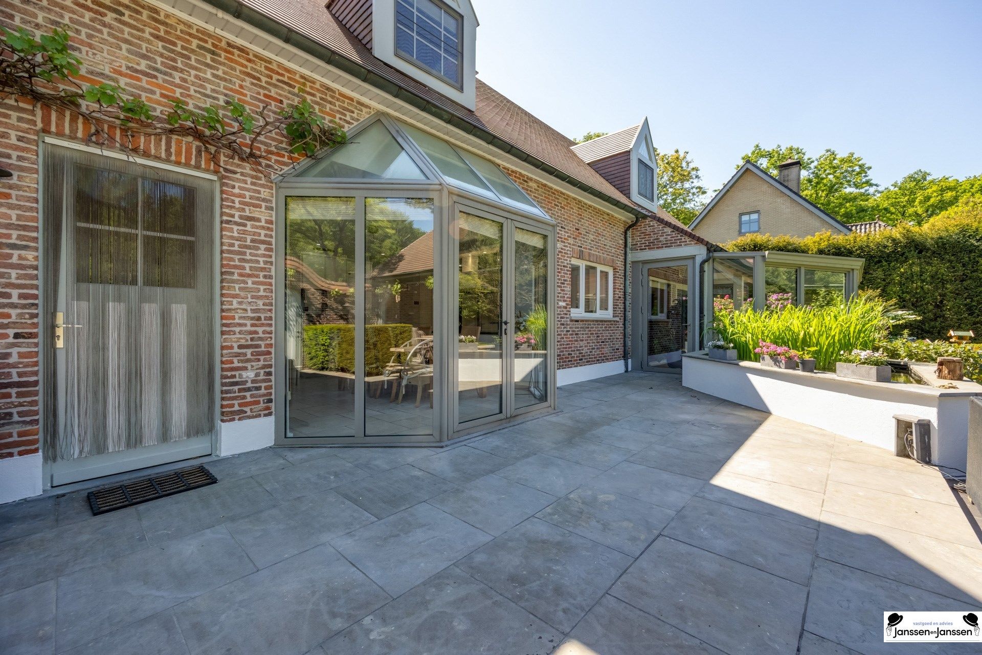 Exclusieve villa met zwembad en kantoorruimte foto 28