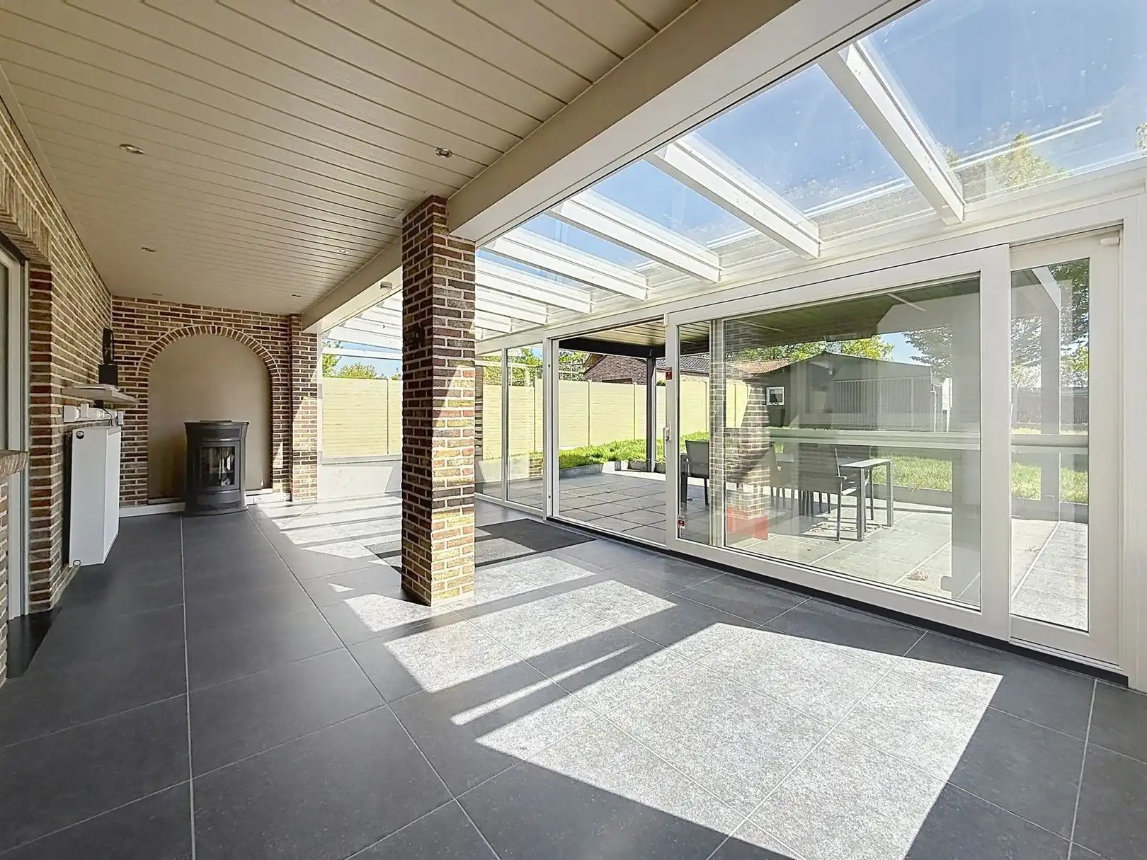 Ruime open bebouwing met 4 slpks, veranda, tuin, garage, 8a  foto 17