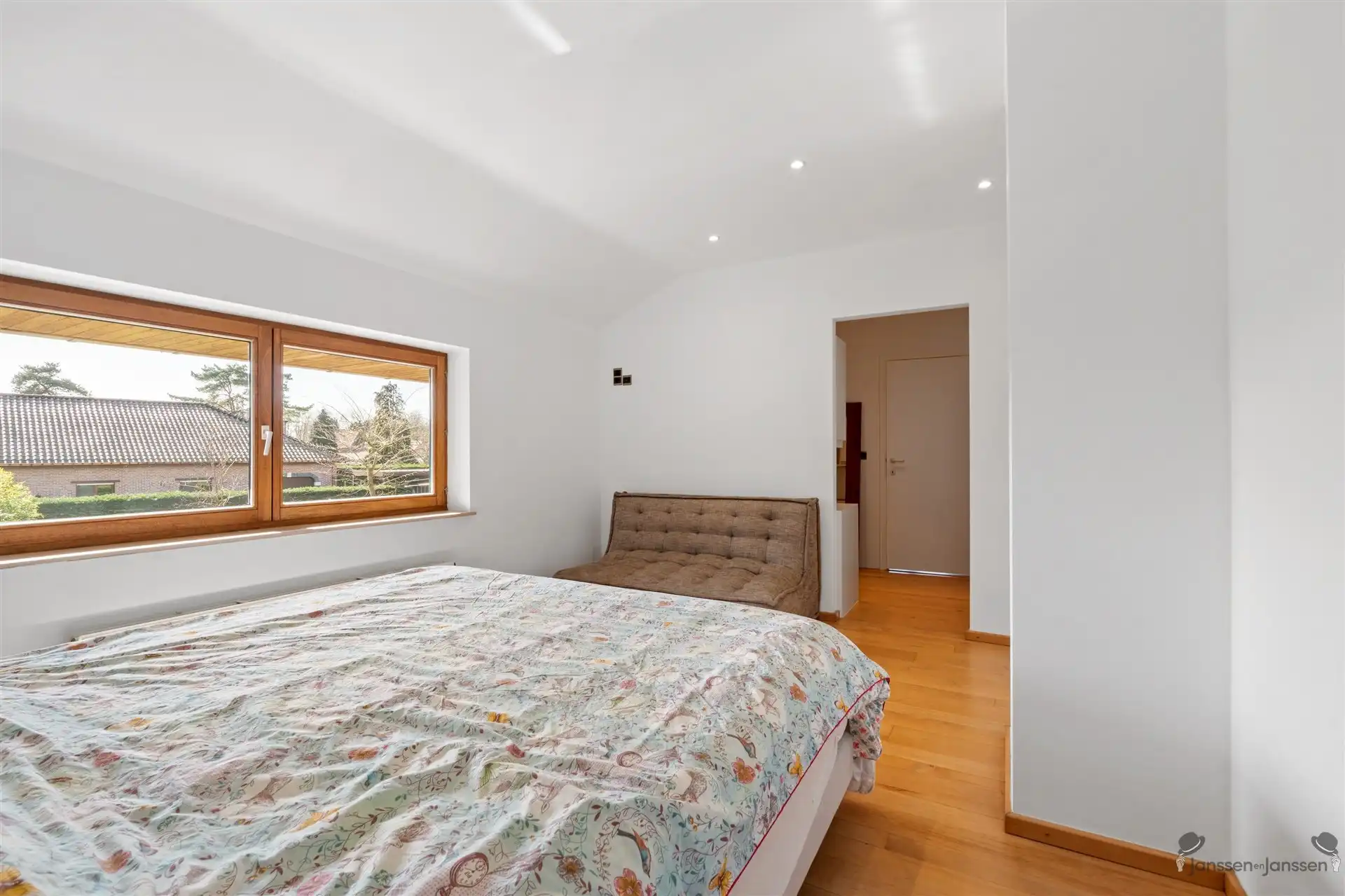 MODERNE, VOLLEDIG GERENOVEERDE VILLA OP RUSTIGE LIGGING IN TREMELO foto 13