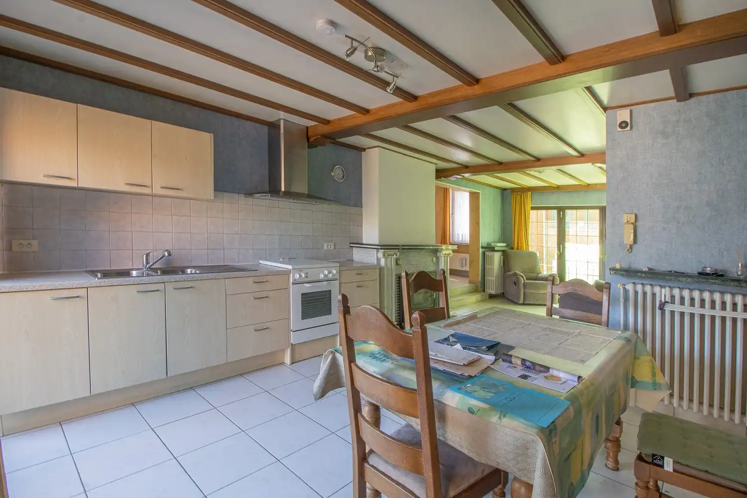 Een ruime gezinswoning (voorheen twee woningen) met 3 slaapkamers en garage met ruime tuin foto 6