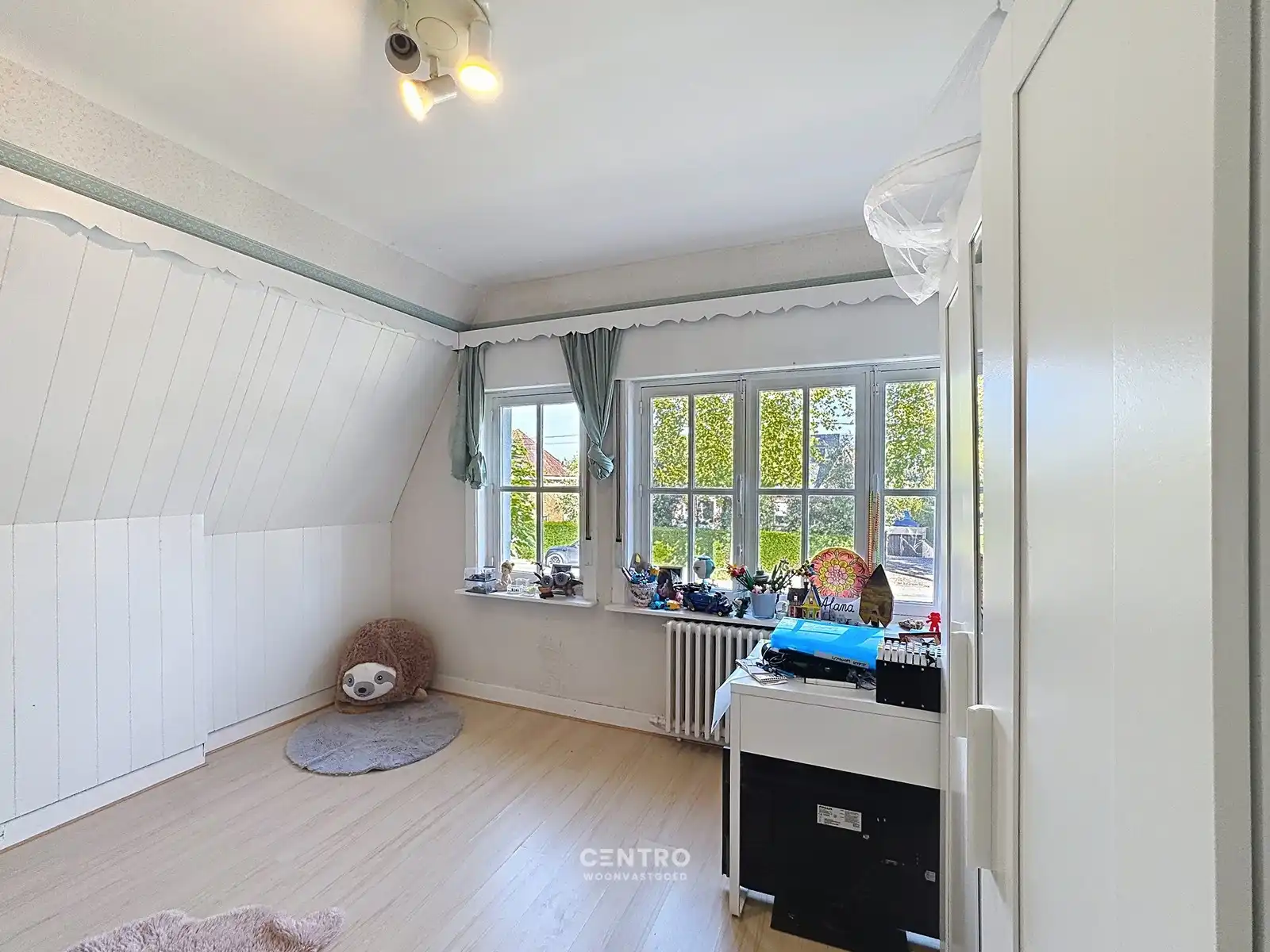 Instapklare woning met 4/5 slpks en RUIME polyvalente ruimte/magazijn (circa 700m²)! foto 17
