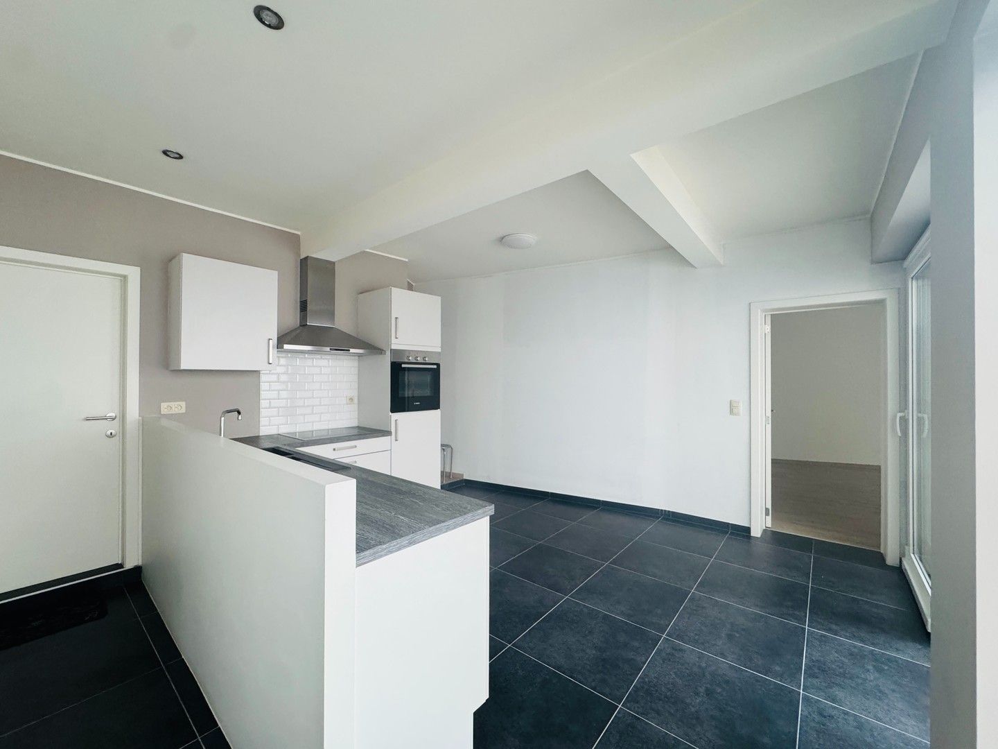 2 slaapkamerappartement  met inpandige garage foto 15