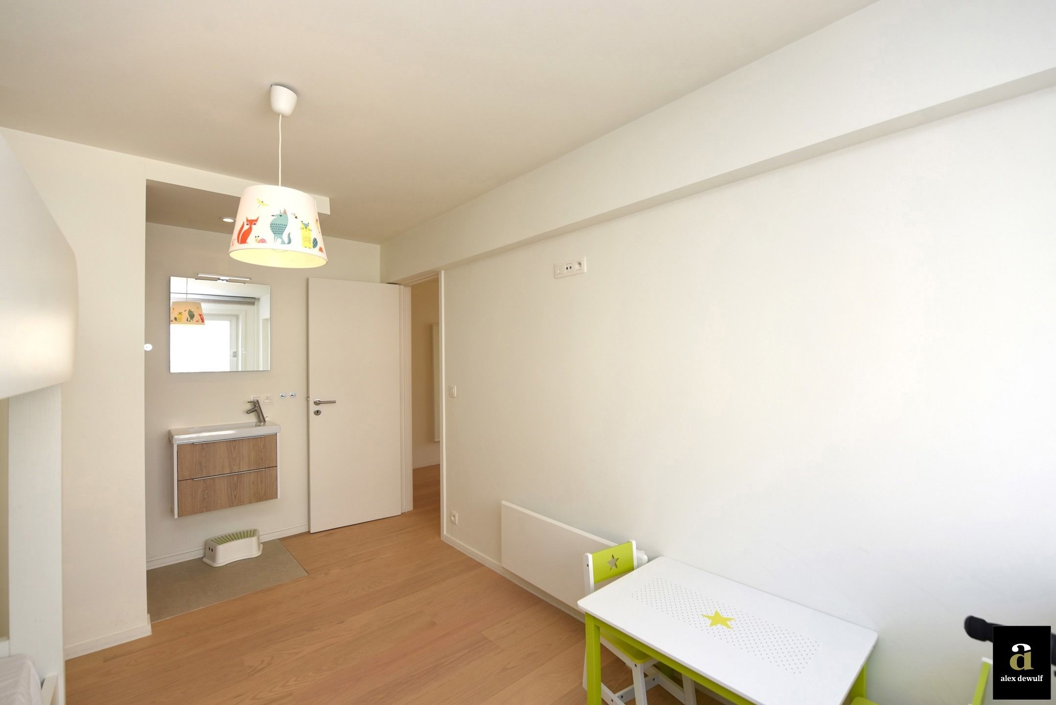 Prachtig vernieuwd en gemeubeld 2-slaapkamer appartement in het Zoute foto 18