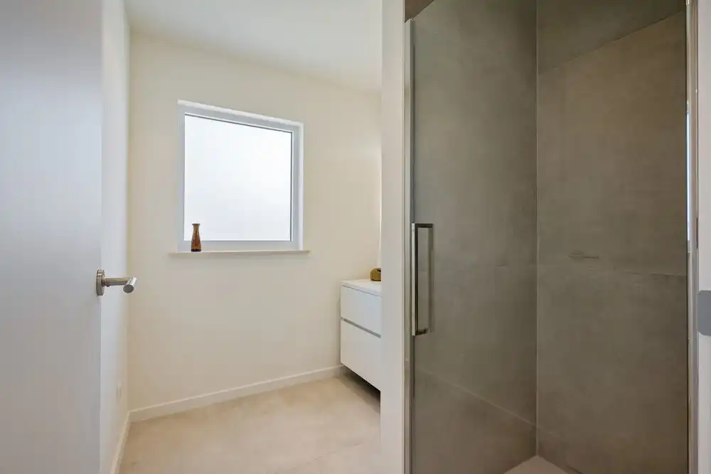 Prachtig vernieuwde bungalow te Schriek foto 8