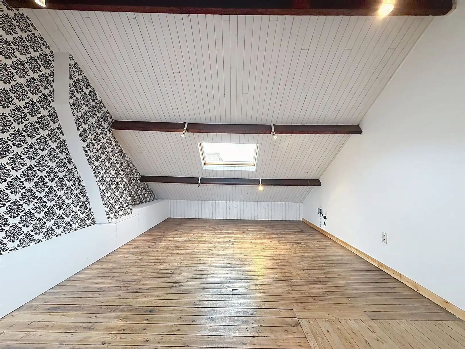 Leuke starterswoning/investeringspand, 2 slpks + zolder foto 21