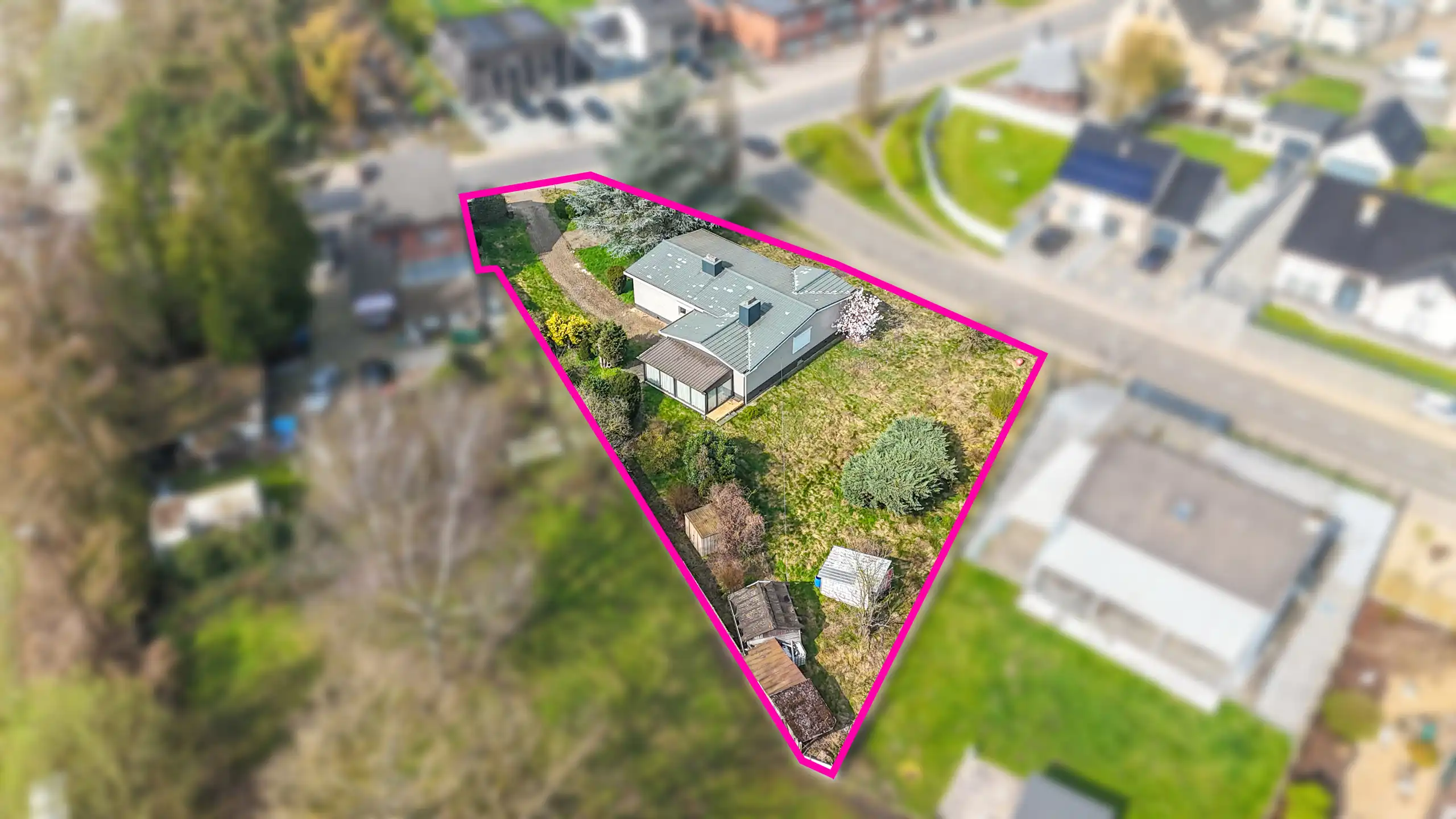 Rustig gelegen bungalow op zeer ruim perceel in Heusden! foto 35