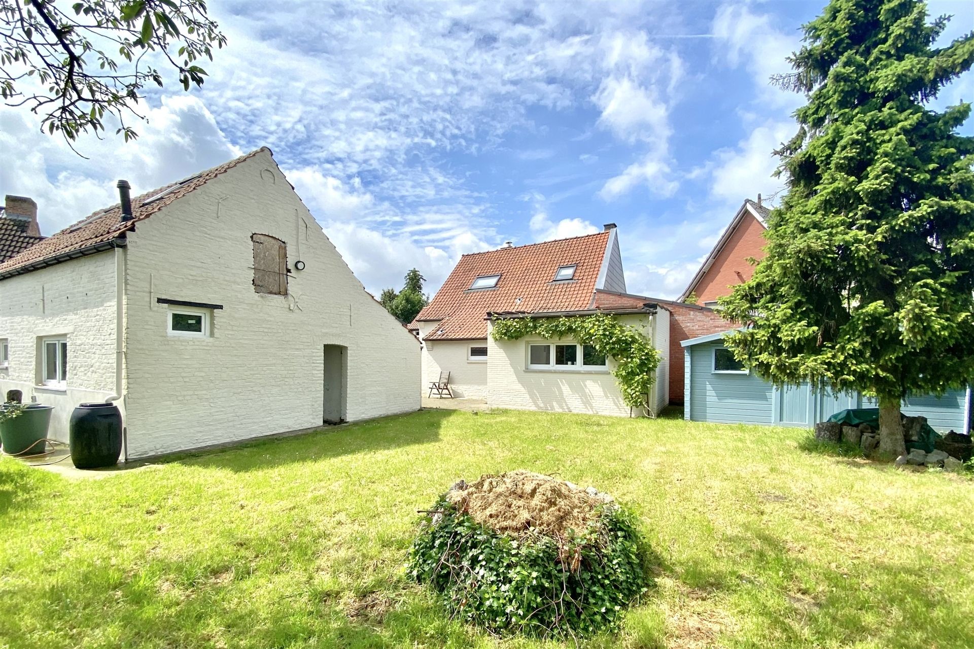 Vernieuwde woning met bijgebouw op terrein van 10a foto 19