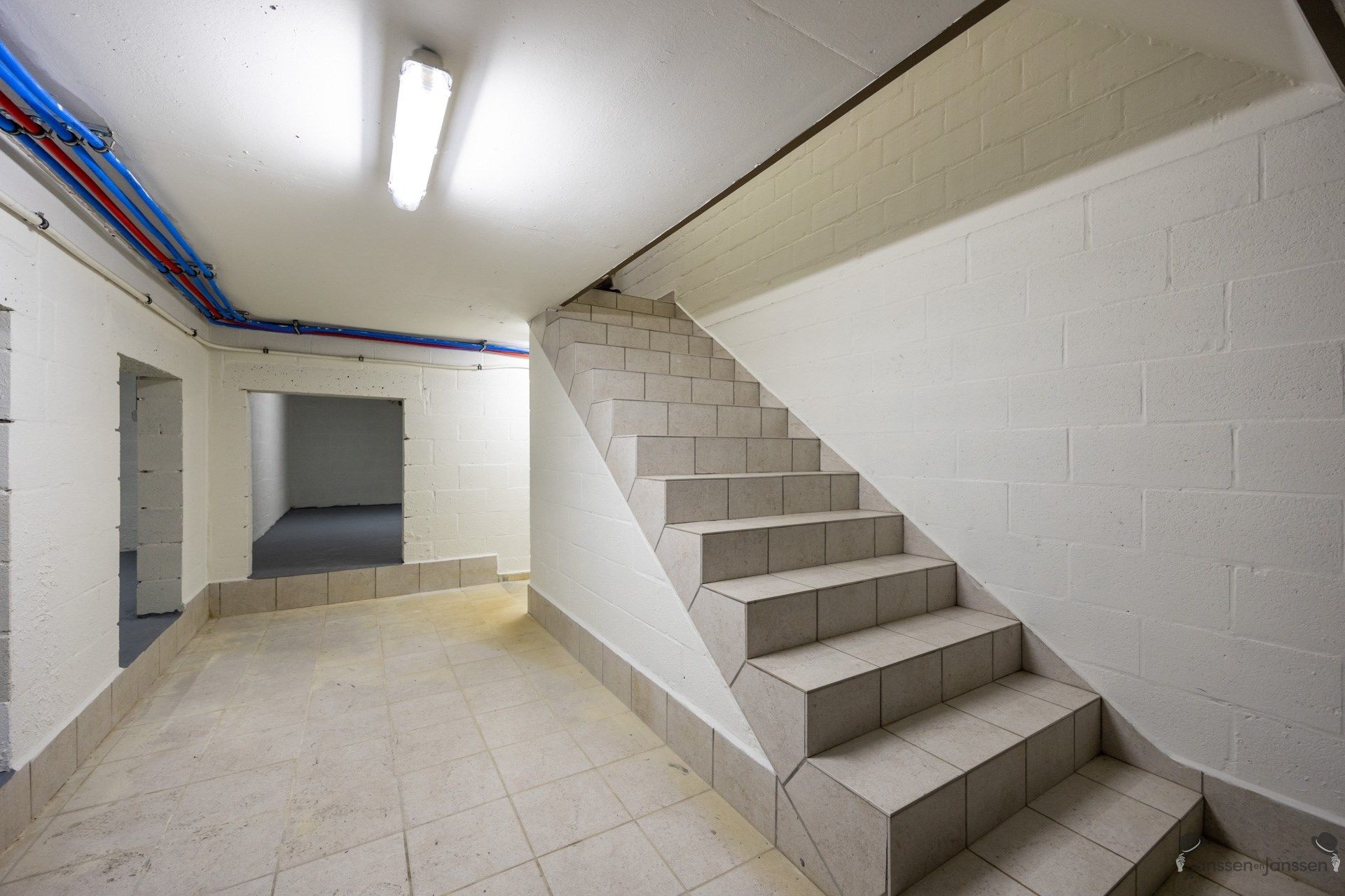 Villa met prachtige uitbouw op een zonovergoten perceel van 3.075 m². foto 20