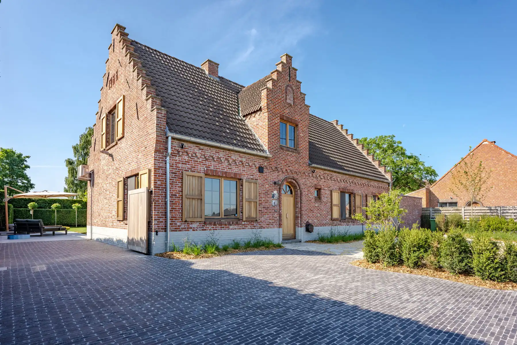 Unieke woning met bijwoning nabij het centrum van Wuustwezel foto 2