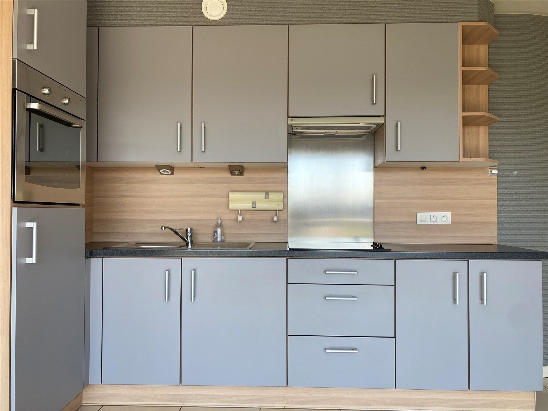 Zeer mooi gelegen instapklaar appartement op de tweede verdieping van de residentie “Square”. foto 11