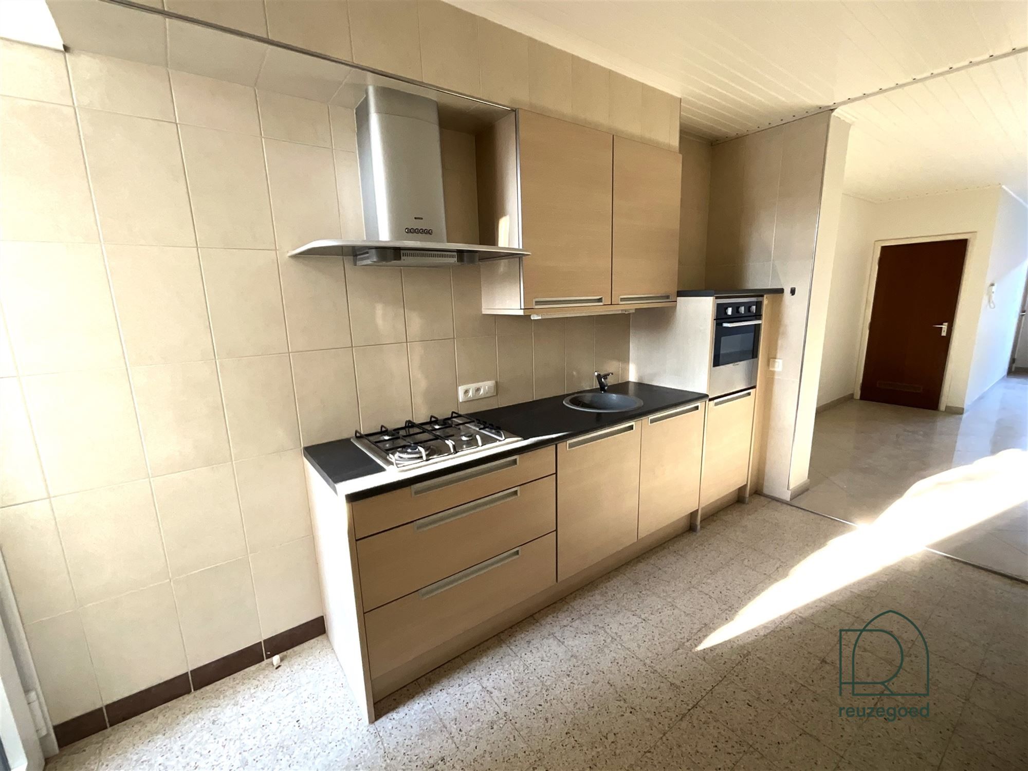 Opgefrist gelijkvloers éénslaapkamer appartement met zuidgerichte tuin in Mechelen foto 4