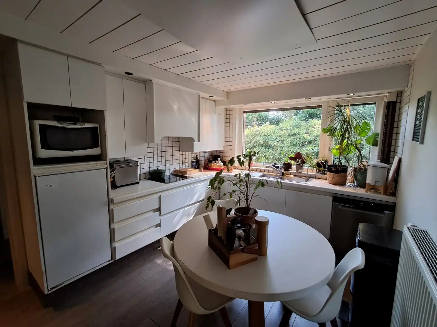 Ruime alleenstaande woning in een rustige wijk te Sijsele. foto 5
