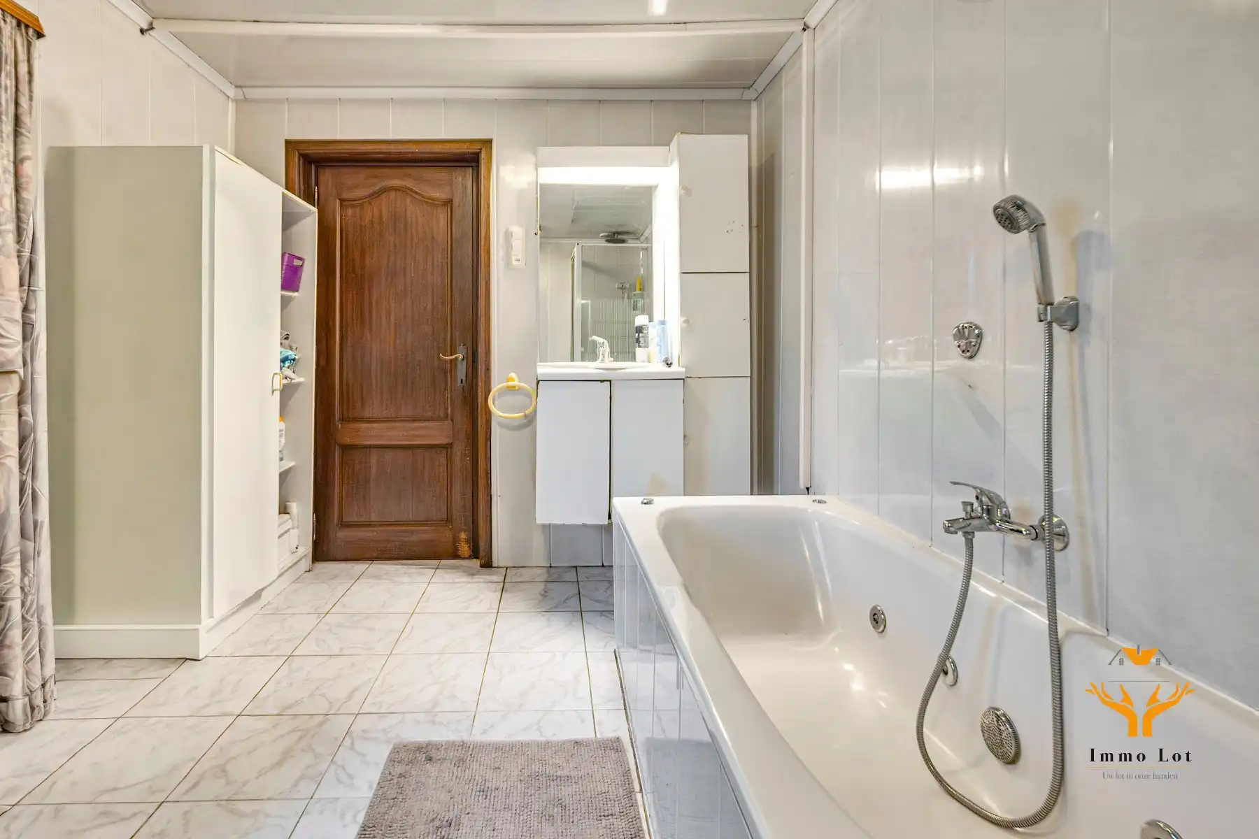 Ruime renovatiewoning met tuin in centrum Zele foto 10