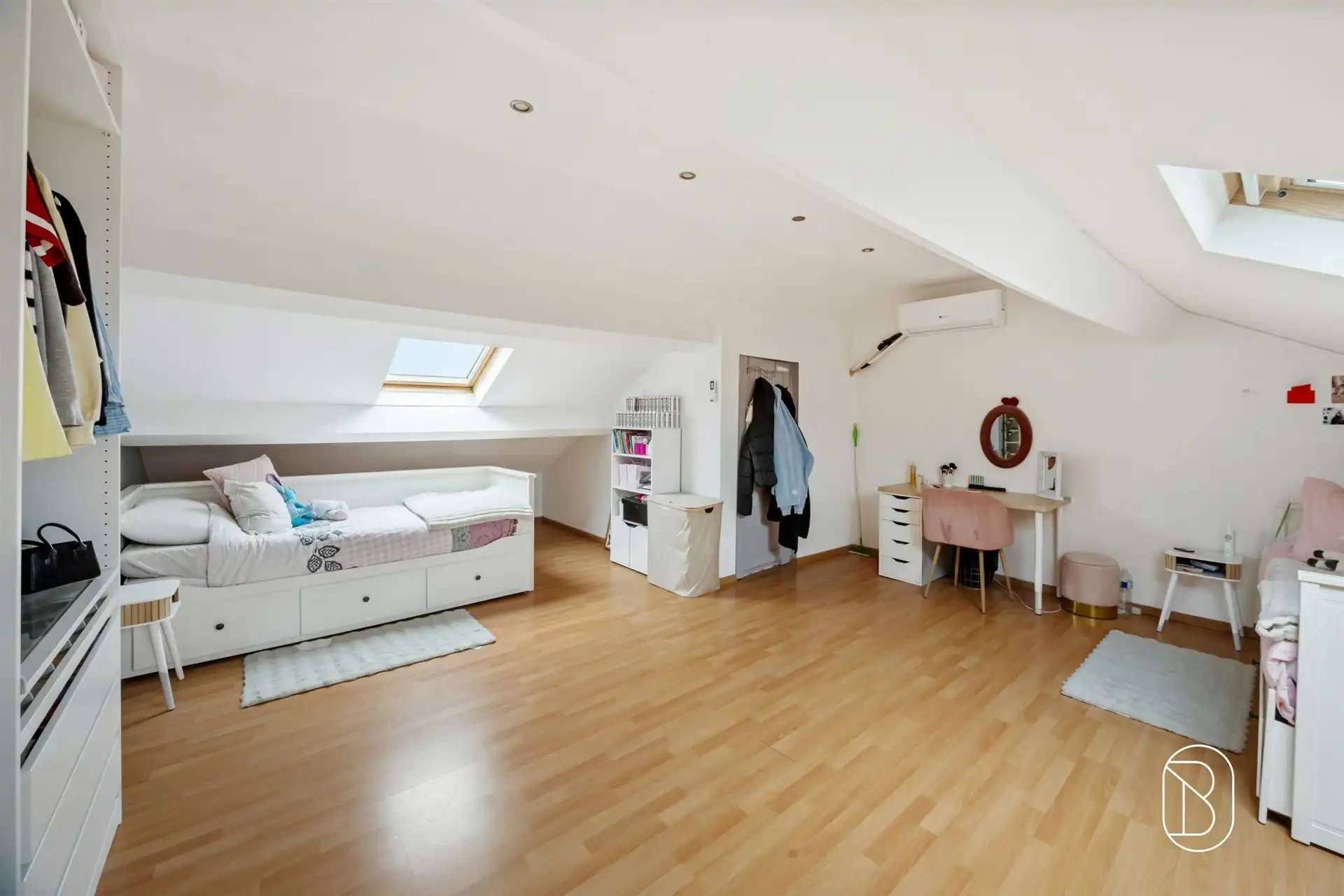 Ruime instapklare woning met 4 slpk, garage/atelier & tuin! foto 22