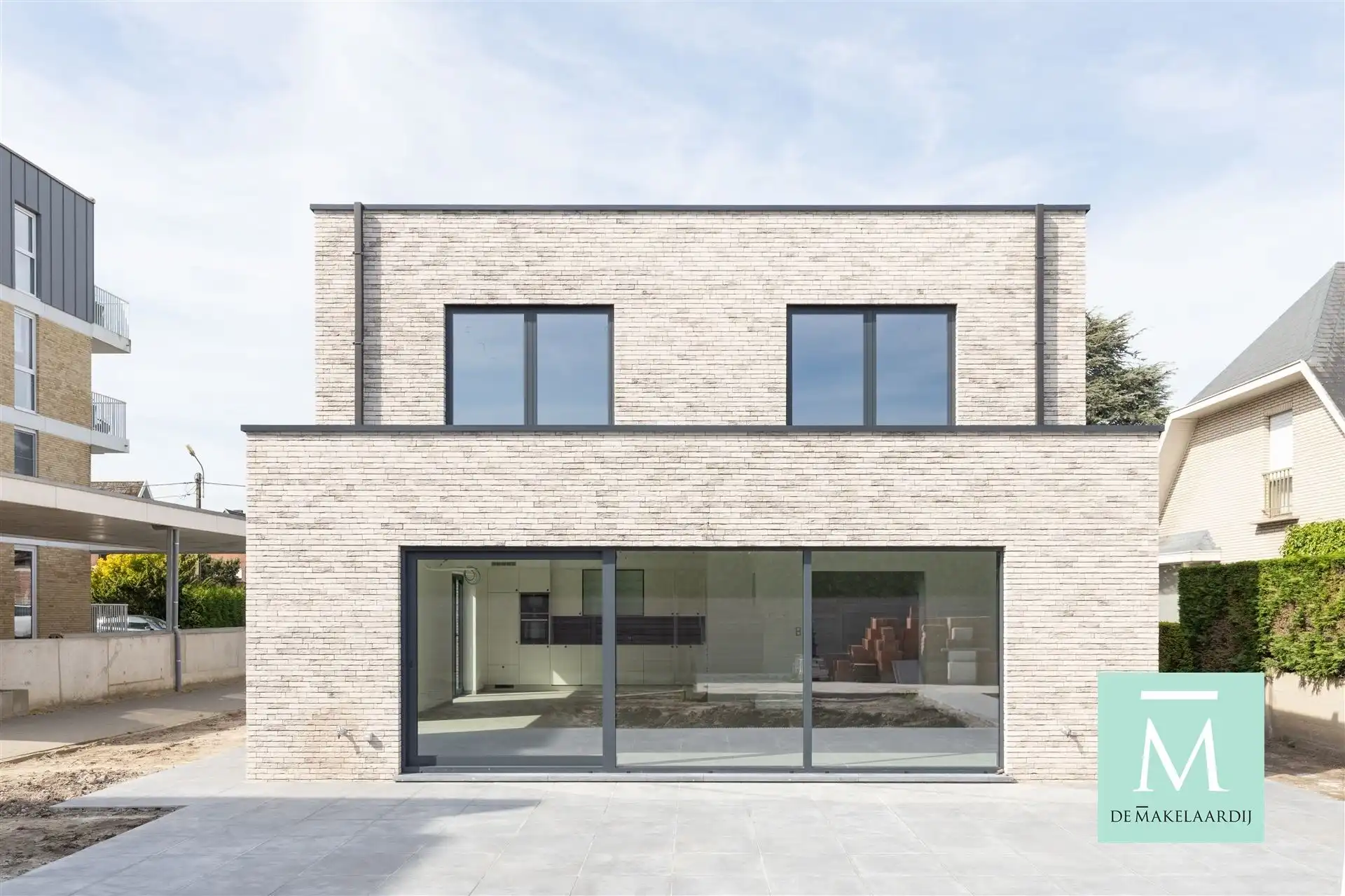 Zeer ruime nieuwbouwwoning met 5 slaapkamers en tuin foto 2