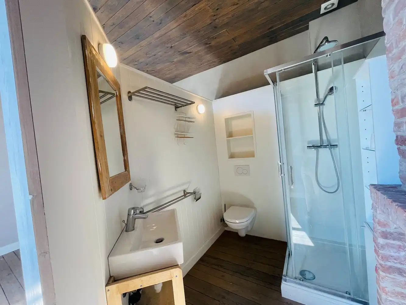 Op steenworp van Brugge centrum, INSTAPKLAAR CHARMANT ENERGIEZUINIG RUIM BURGERHUIS met MOOIE GROTE TUIN , 3 SLPKS en 3  badkamers foto 14
