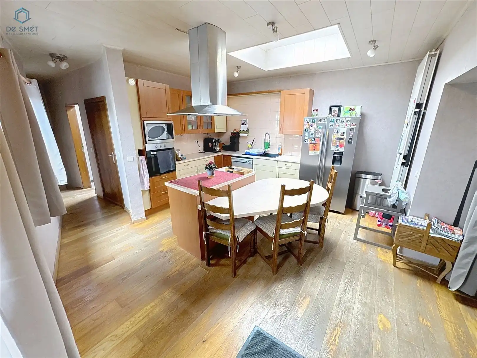 Rustige woning met handelsruimte/loods, 2 slaapkamers en dubbele garage in Beert foto 2