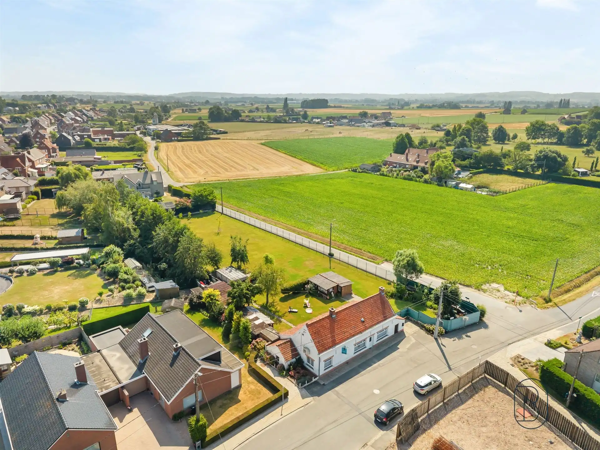 Eigendom met uitzonderlijk potentieel op 2.800 m² in Kaster foto 3