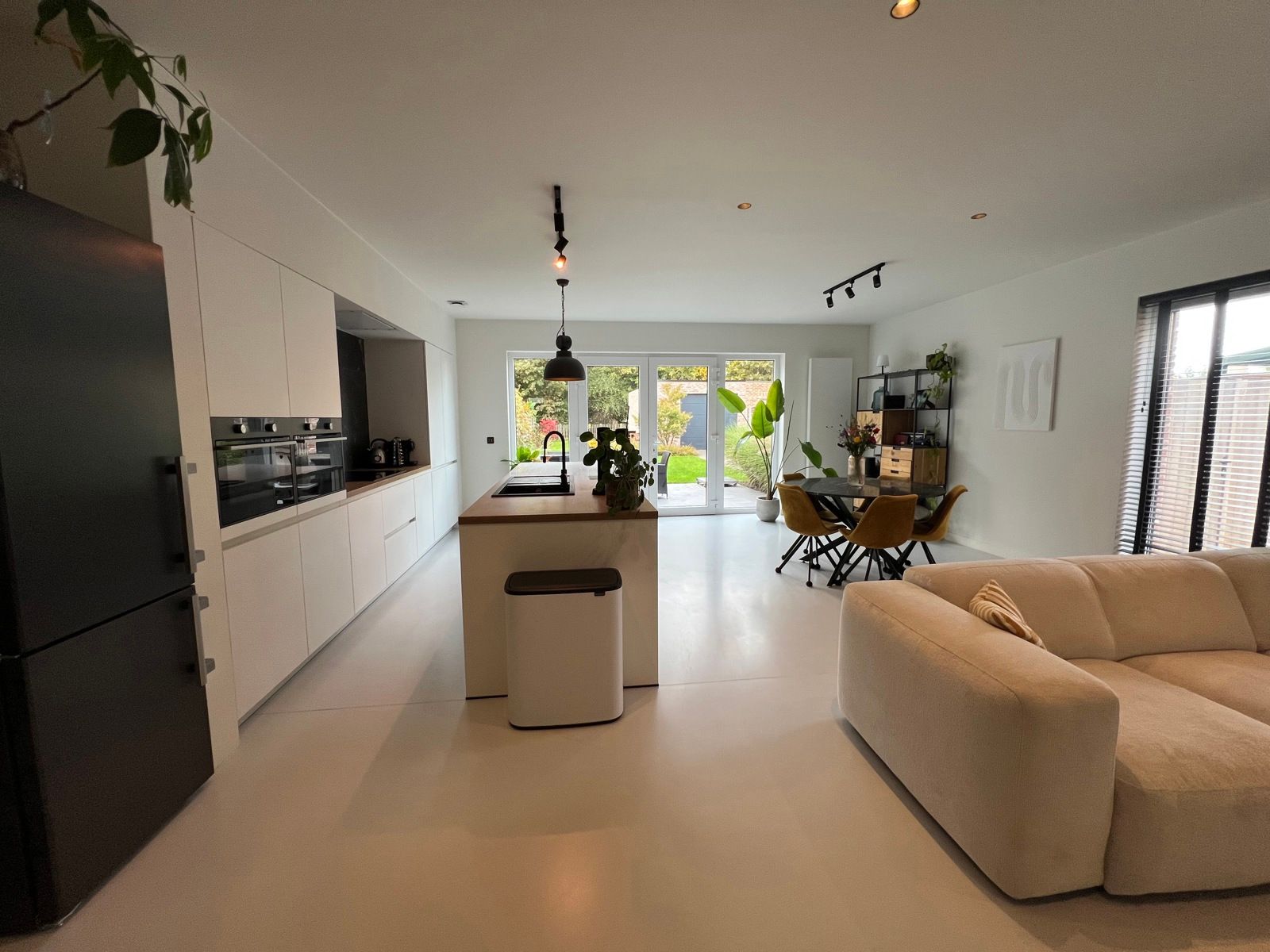 Instapklare HOB met 2slpk + bureau, tuin en garage foto 5