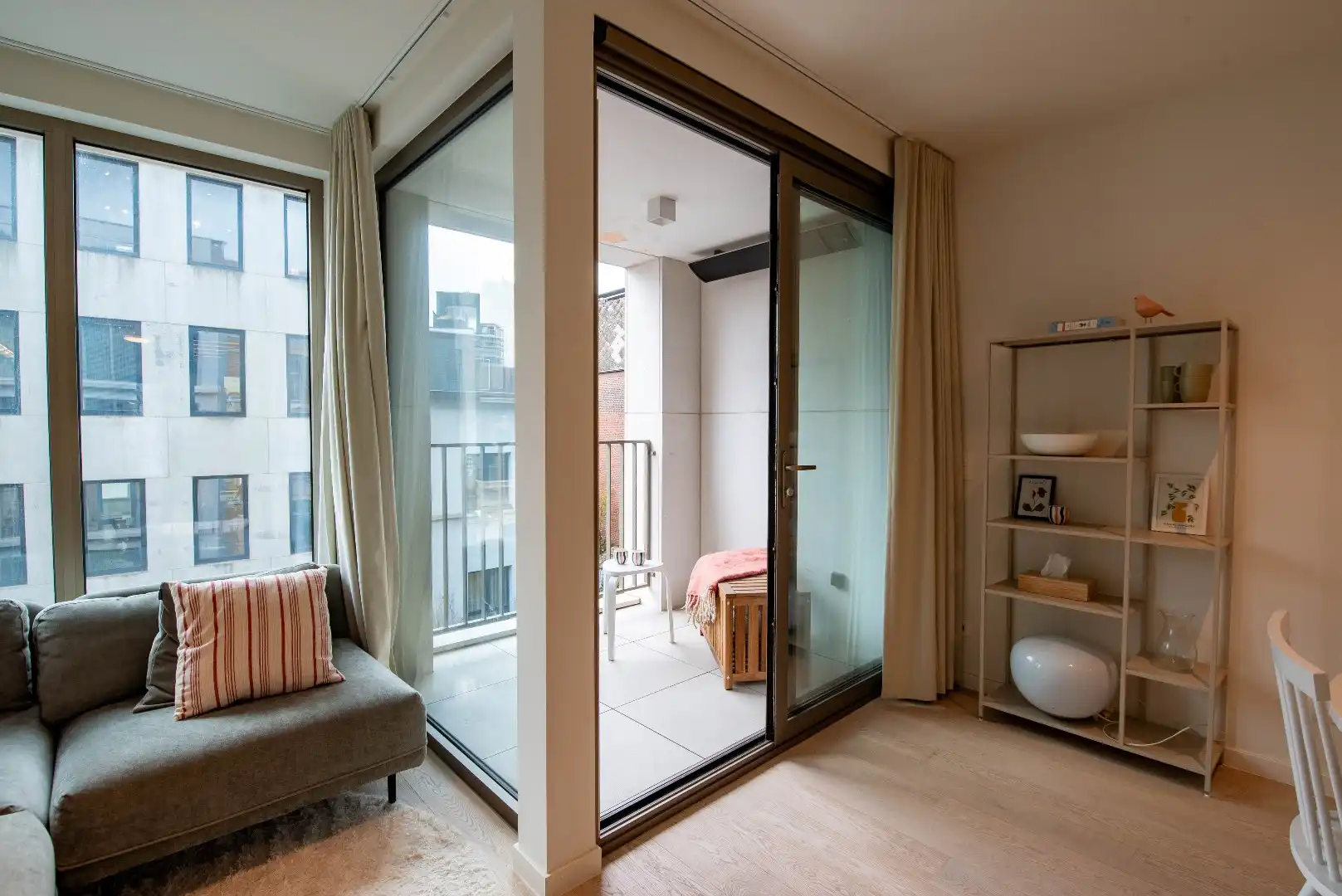 Gemeubeld nieuwbouw appartement op het Zuid foto 4